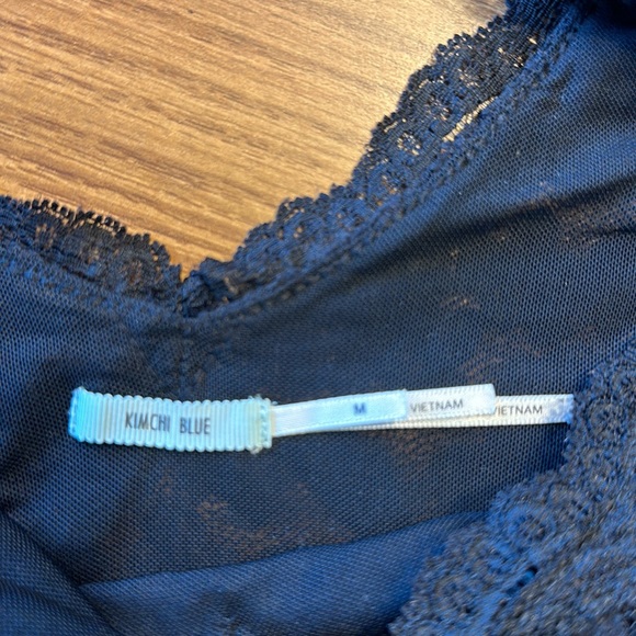 Black lace top - Picture 5 of 7